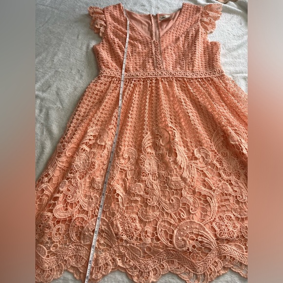 Altar'd State Dress Lace Sleeveless VNeck A-Line Above Knee midi Peach sz medium - Picture 4 of 5